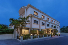 Отель La Place Sarovar Portico  Лакхнау